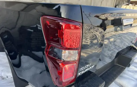 Isuzu D-Max Rear/tail lights D-maxsulik1l