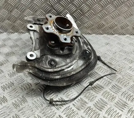BMW 3 G20 G21 Front wheel hub 6877144