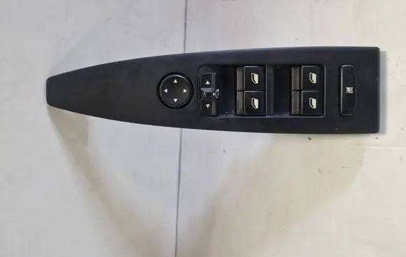 Citroen C6 Electric window control switch 96519384ZD