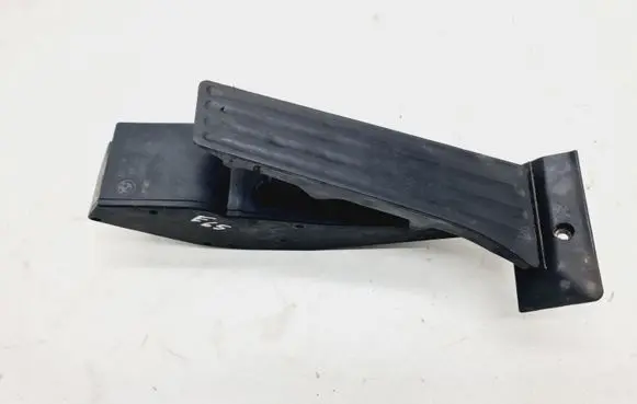 BMW 7 E65 E66 Accelerator throttle pedal 6772645 35426772645