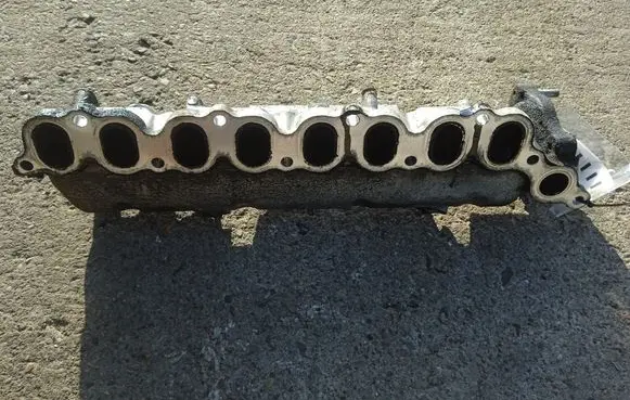 Toyota Avensis T250 Intake manifold