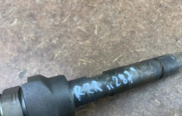 Fuel injector