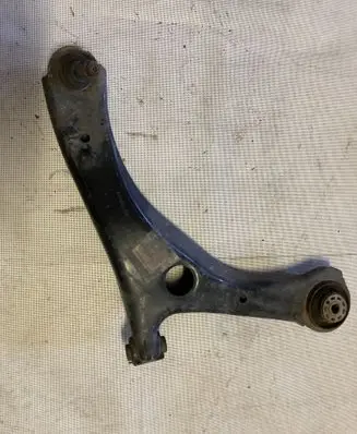 Chrysler Grand Voyager V Front lower control arm/wishbone C912999A