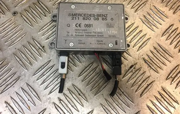 Mercedes-Benz E W211 Bluetooth control unit module 2118200885 A2118200885