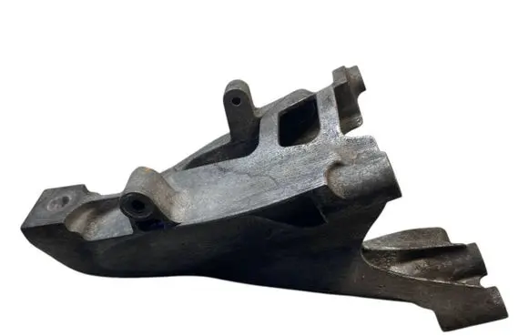 Volkswagen Transporter - Caravelle T5 Engine mounting bracket 7H0199370N
