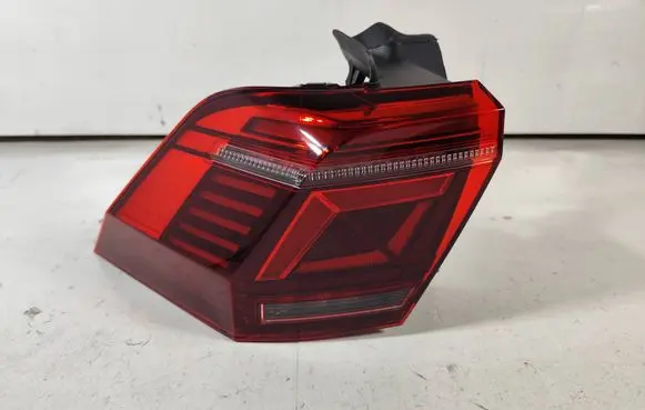 Volkswagen Tiguan Rear/tail lights 5NA945207K 00214953 0021488210
