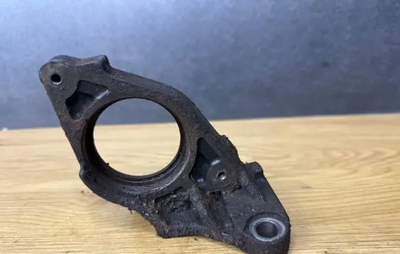 Opel Vivaro Driveshaft support bearing bracket 133511