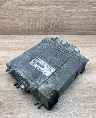 Volkswagen PASSAT B4 Engine control unit/module ECU 028906021AT 0281001368 Used
