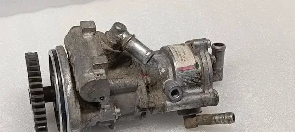 Volkswagen II LT Power steering pump 062145165B LH2112544 12E05
