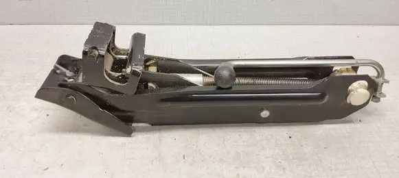 Volkswagen Caddy Lift Jack 2K5011031