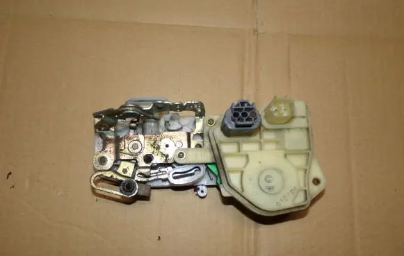 Honda Civic Front door lock