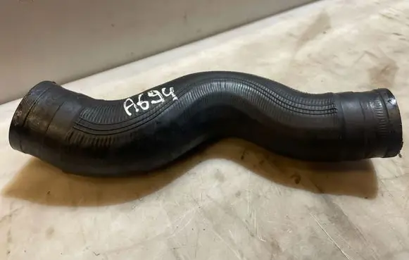 Opel Astra H Intercooler hose/pipe 55557037