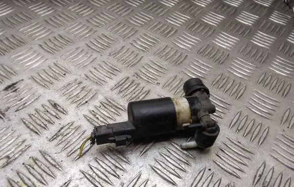 Citroen C4 I Picasso Windscreen/windshield washer pump 8200031805
