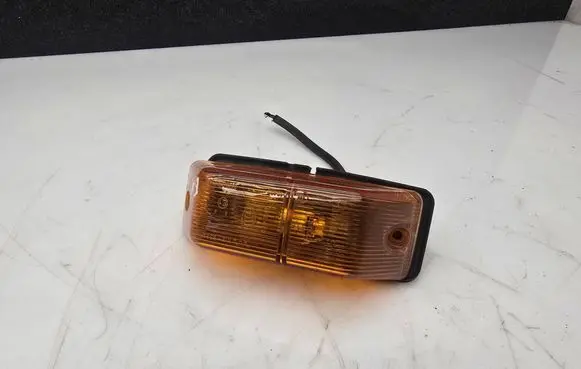 Mercedes-Benz Sprinter W906 Front fender indicator light 0152621