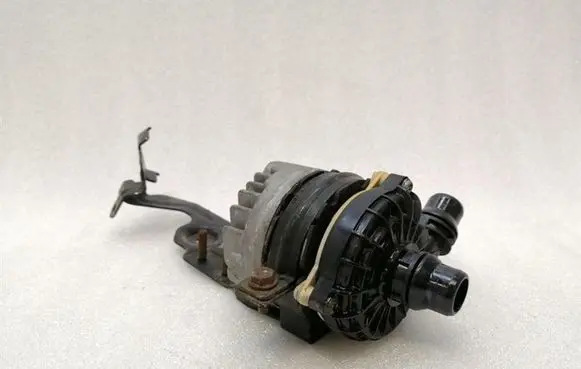 Mercedes-Benz S W222 Electric auxiliary coolant/water pump A0005001700