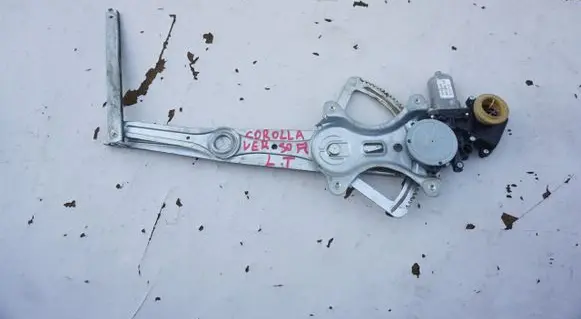 Toyota Corolla Verso E121 Front wiper linkage and motor