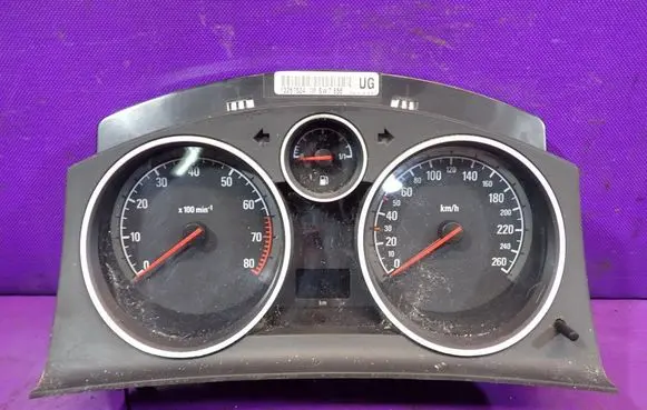Opel Zafira B Speedometer (instrument cluster) 