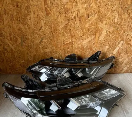Mitsubishi Outlander Headlights/headlamps set 8301D332