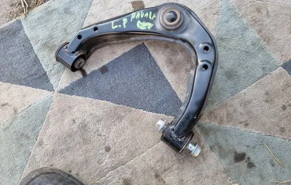 Nissan Navara D23 Front control arm LEWY