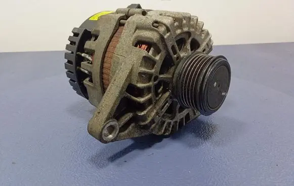 KIA Sportage Generator/alternator 373002A850