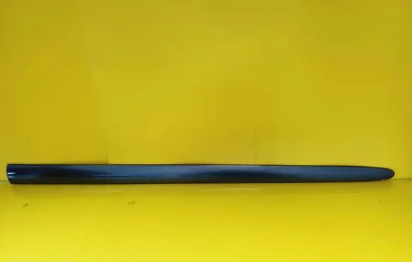 Toyota Corolla Verso E121 Front door trim (molding) 7573213150
