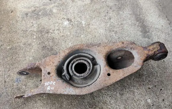 Chrysler 300 - 300C Rear control arm