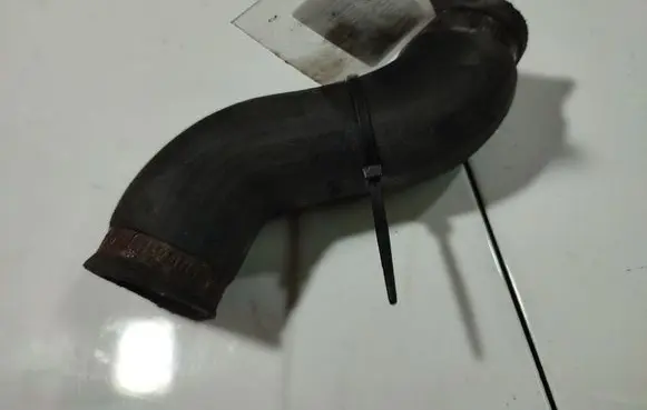 Air intake hose/pipe