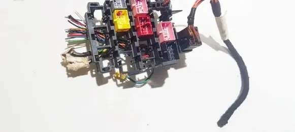 Volkswagen PASSAT B5 Fuse box set 8d0937545