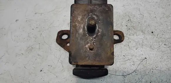 KIA Sorento Engine mount bracket 218123E150