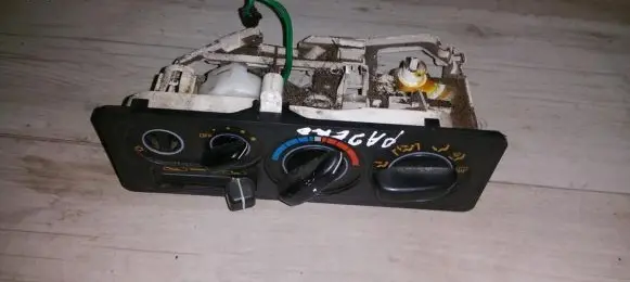 Mitsubishi Pajero Climate control unit