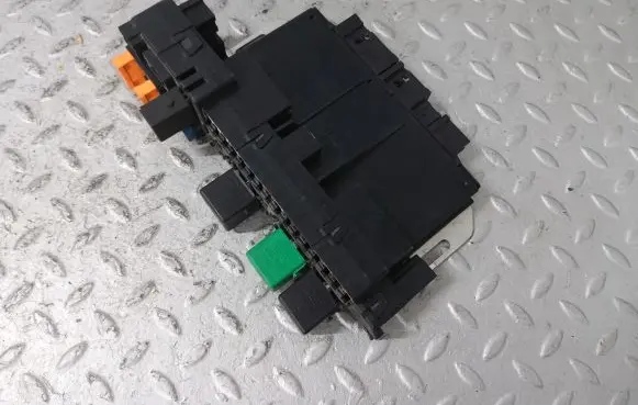 Mercedes-Benz CL C215 Fuse module A0325458332 0325458332 05045126