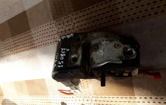 Chrysler Concorde Rear door lock