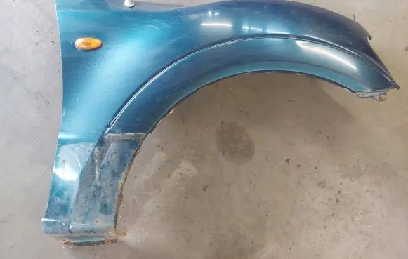 Mitsubishi Pajero Fender