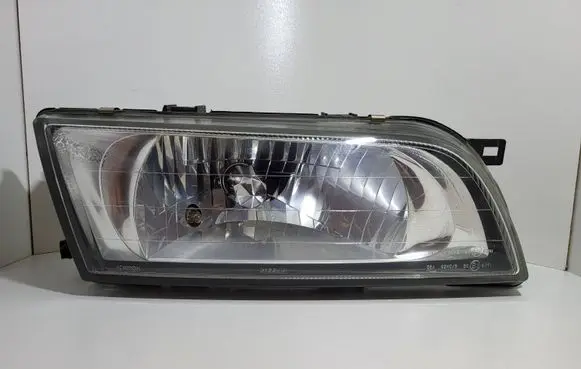 Nissan Almera Headlight/headlamp E139262