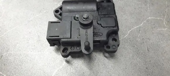 Jaguar S-Type A/C air flow flap actuator/motor 