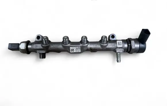 Skoda Octavia Mk3 (5E) Fuel main line pipe 04L089