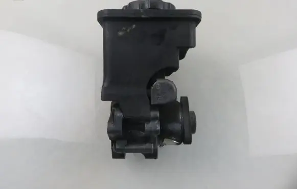 BMW 5 E39 Power steering pump 