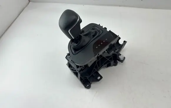 Toyota Yaris XP210 Gear shifter/selector