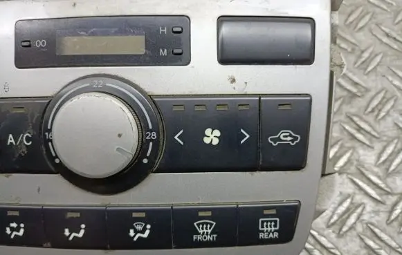 Toyota Avensis Verso Climate control unit