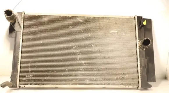 Toyota Auris E210 Coolant radiator