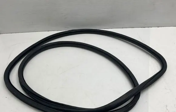Porsche Cayenne (92A) Front door rubber seal 7P0867365