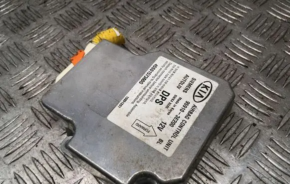 KIA Sorento Airbag control unit/module 959103E200 5WK43245 45S0157360G