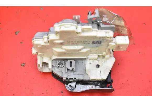 Porsche Cayenne (9PA) Front door lock 8J2837016A