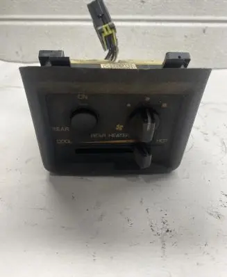Mitsubishi Pajero Climate control unit MB813314
