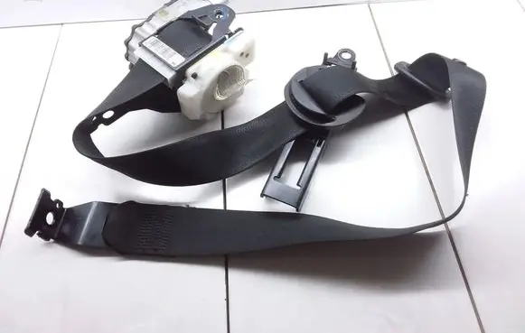 Saab 9-3 Ver1 Front seatbelt 193857737 021004