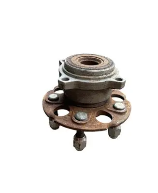Rear wheel hub