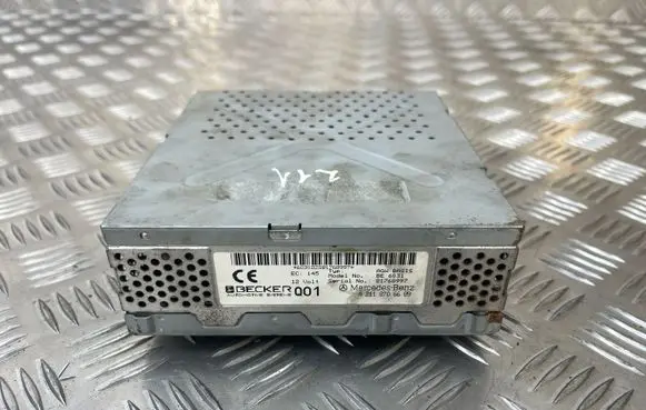 Mercedes-Benz E W211 Sound amplifier A2118706689
