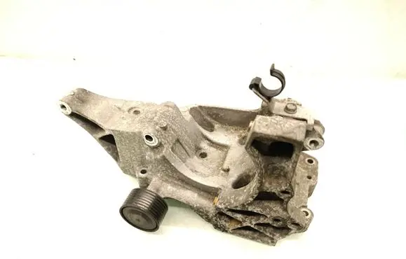 BMW 7 F01 F02 F03 F04 Generator/alternator bracket 