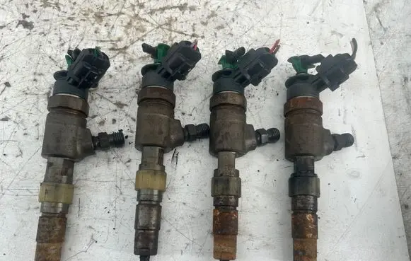 Peugeot 308 Fuel injectors set 0445110340