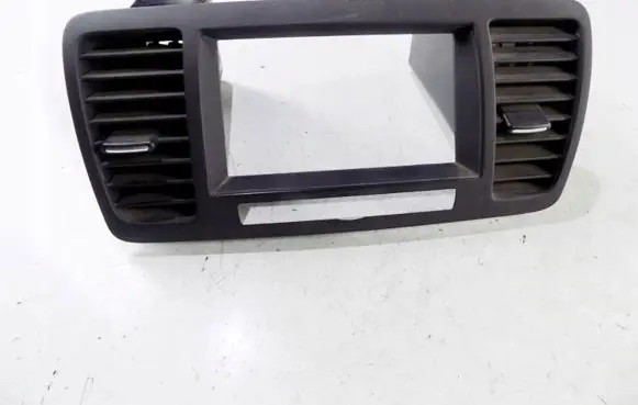 Subaru Legacy Dash center air vent grill